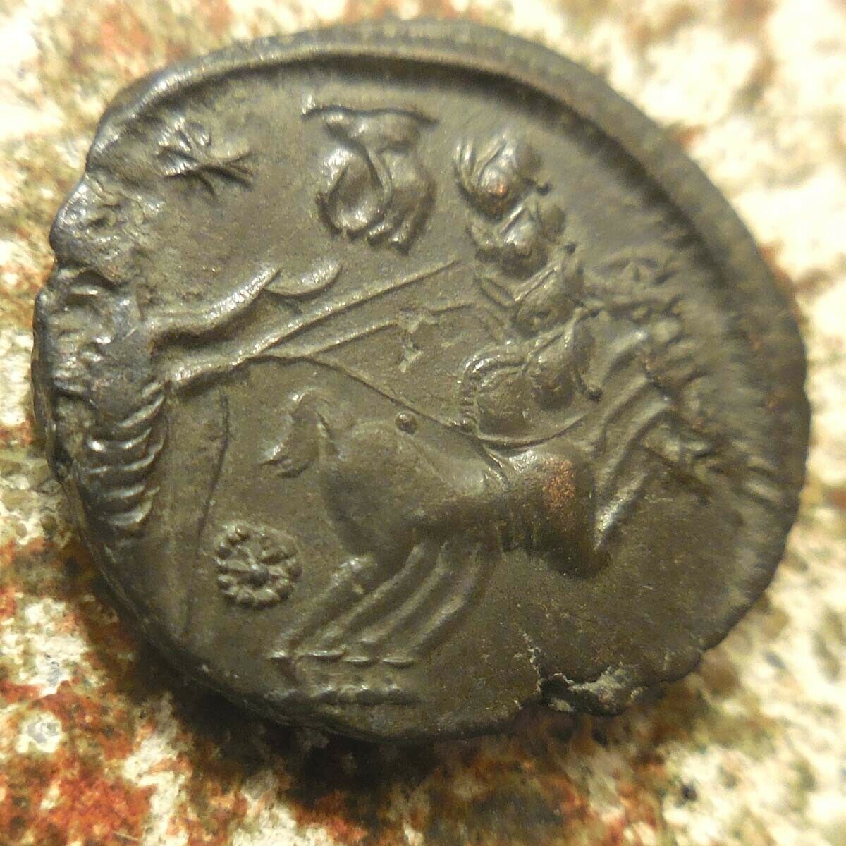 Do-You-See-Both-Of-Gods-Hands-Or-Only-One?--Divus-Constantine-I