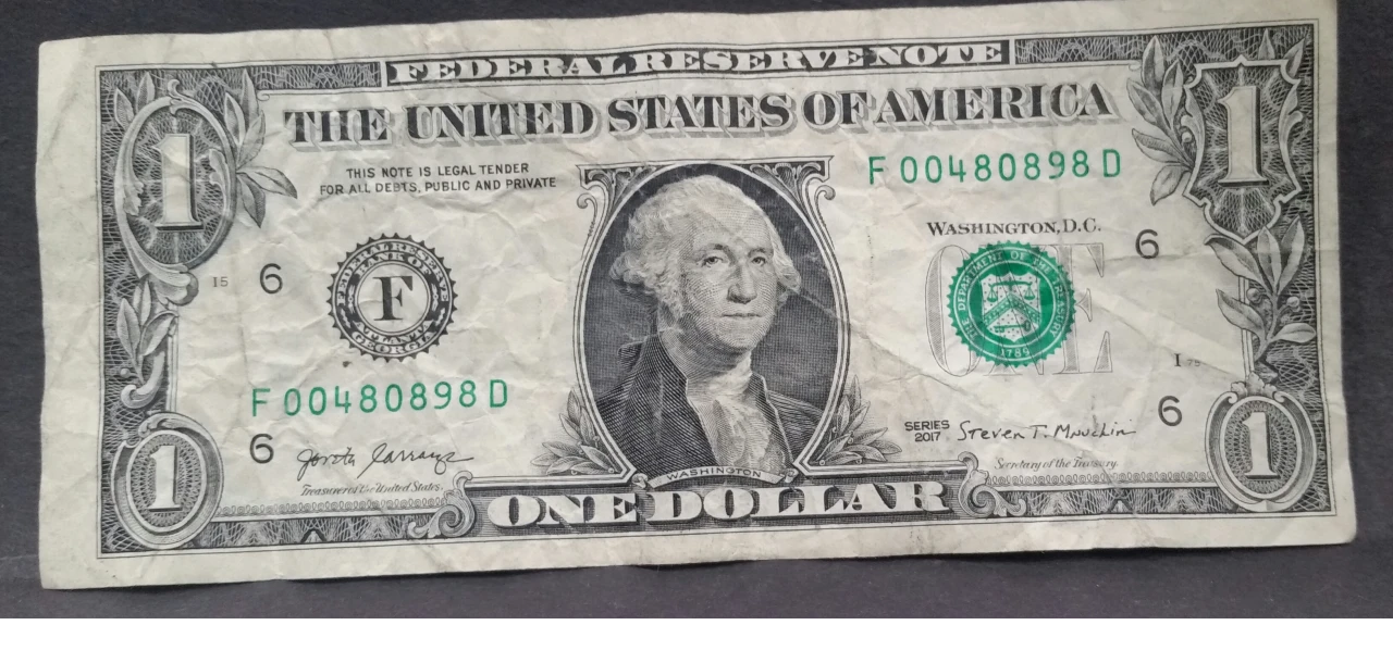 Off-Center-One-Dollar-Bill.-Is-It-Off-Center-Enough-To-Be-Worth-Anything?