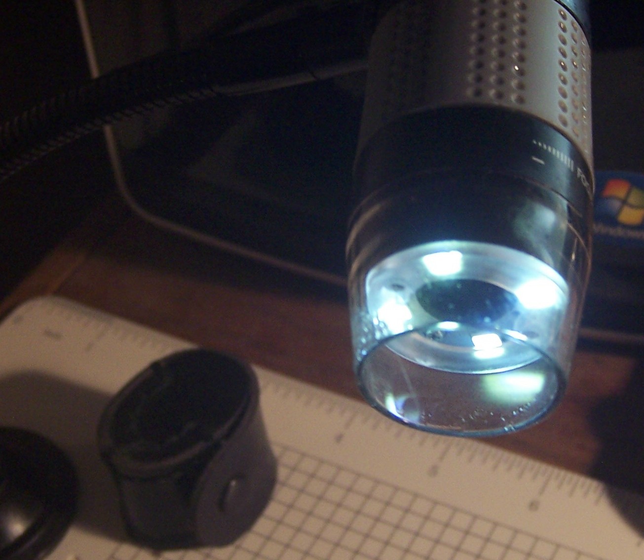 How-To-Get-Good-Pictures,-Using-A-USB-Scope-And-White-Blank-Paper