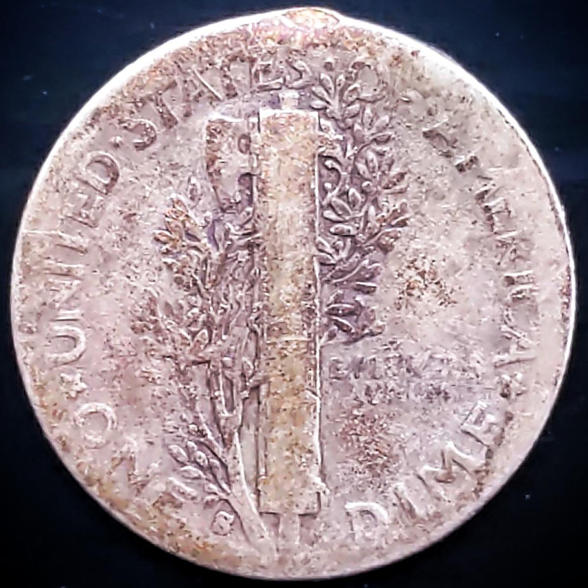 1942-Mercury-Dime.-Weird-Pinch?-Possibly-Double-Struck?-Help?