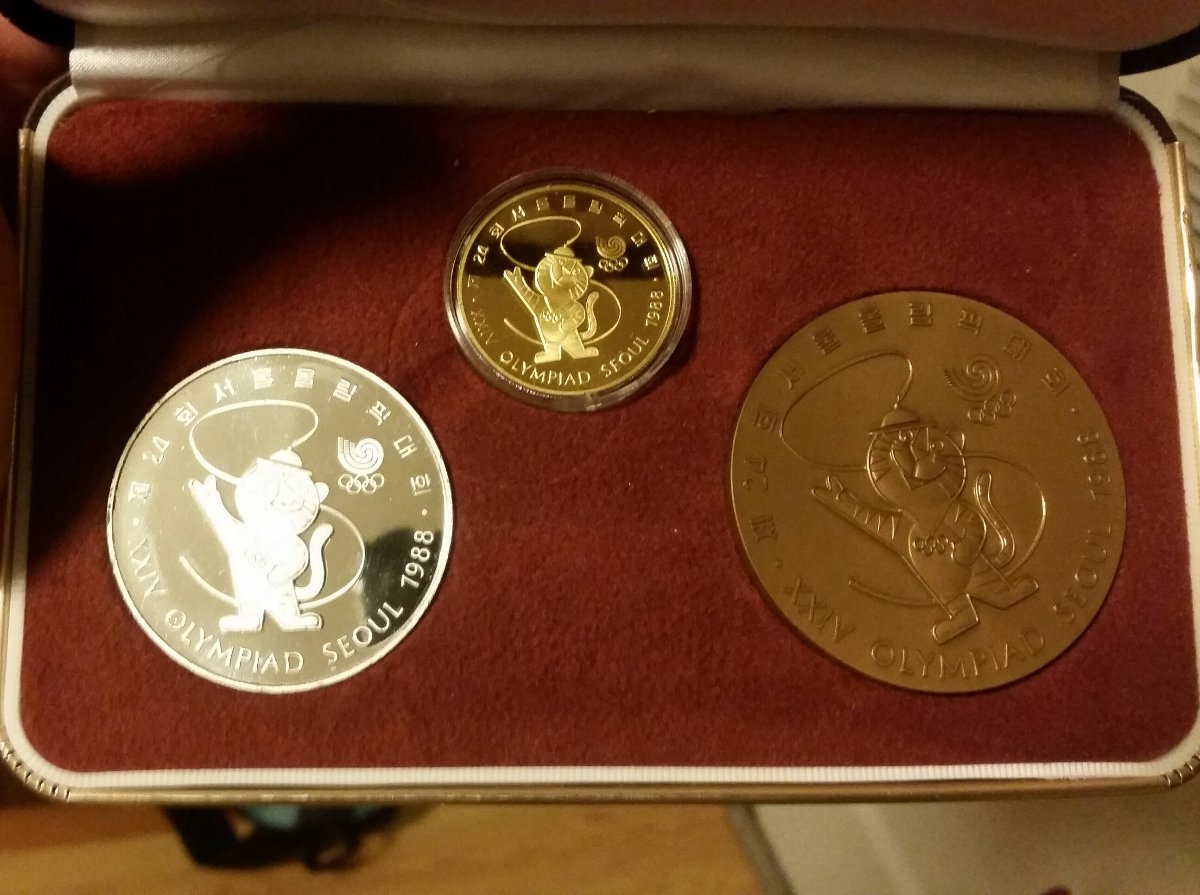 1988-Seoul-Olympics-3-Medal-Set