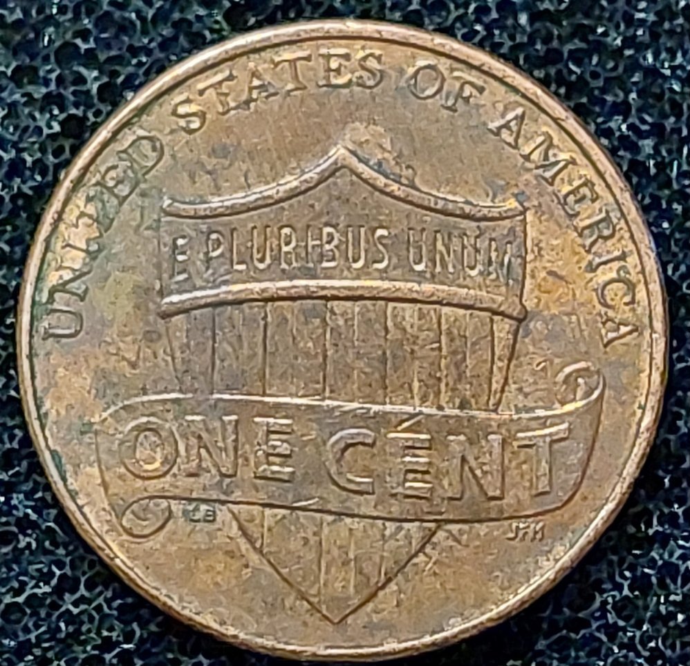 2010-P-With-Very-Thick-VDB-Initials.