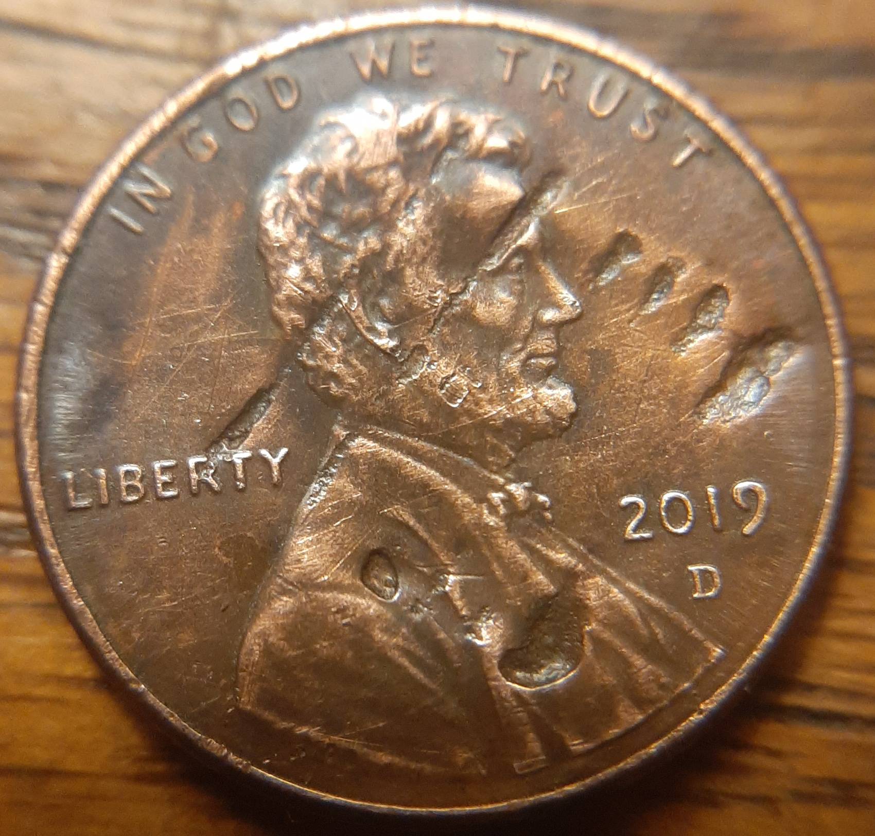 2019-D-Lincoln-Memorial-Cent-Error.--Not-Sure-If-Error-Happened-At-The-Mint?-Help