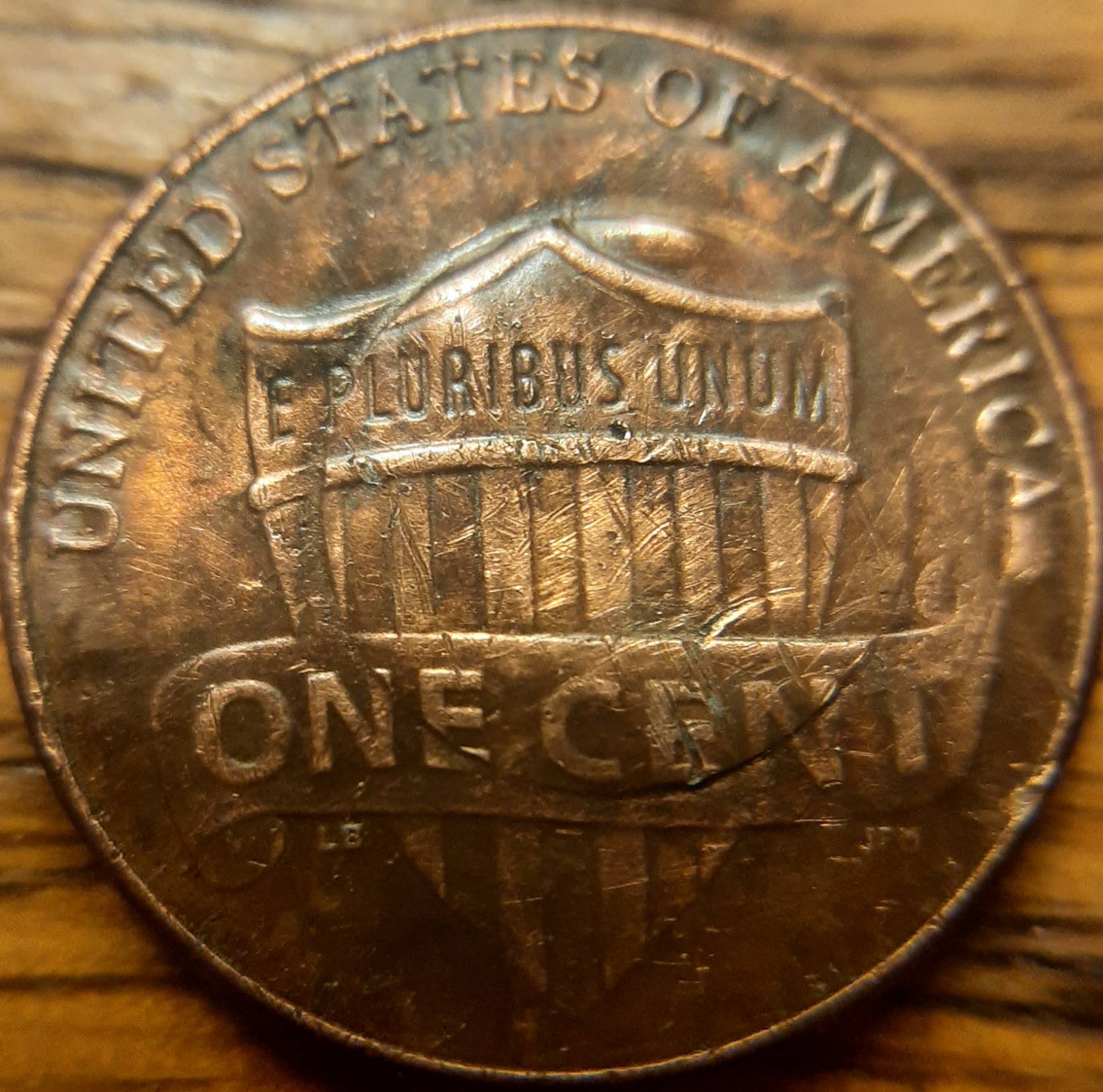 2019-D-Lincoln-Memorial-Cent-Error.--Not-Sure-If-Error-Happened-At-The-Mint?-Help