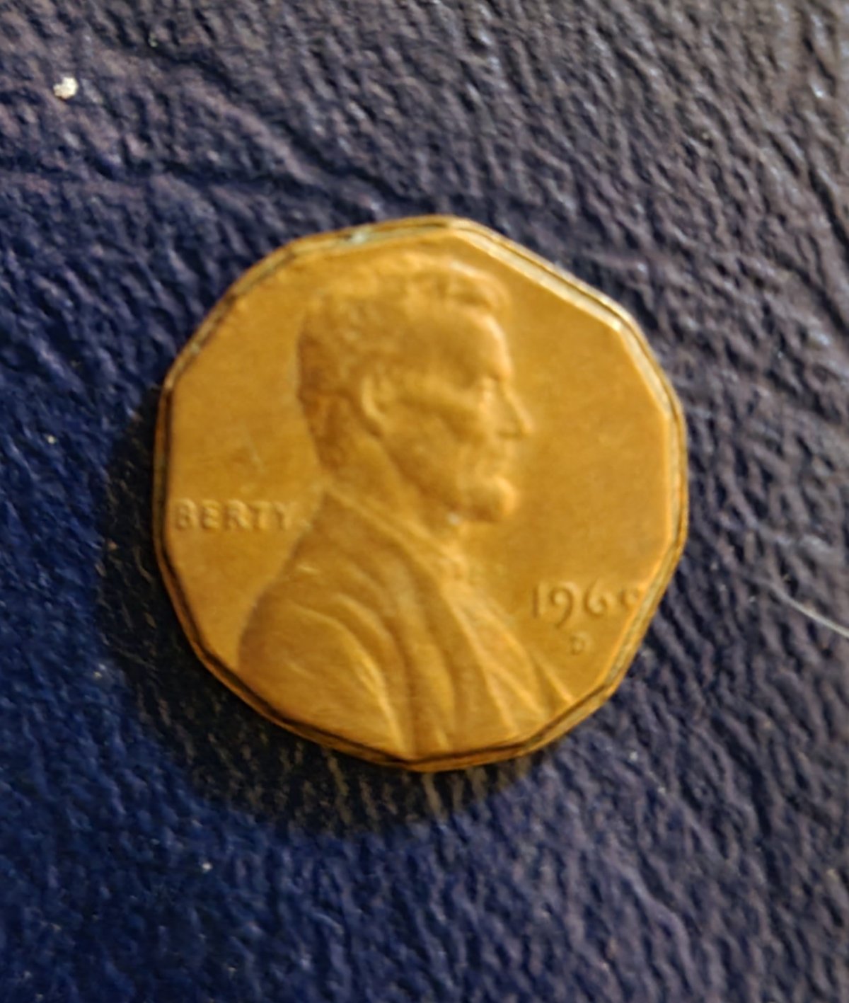 Weird-1960-Or-68-Lincoln-Penny