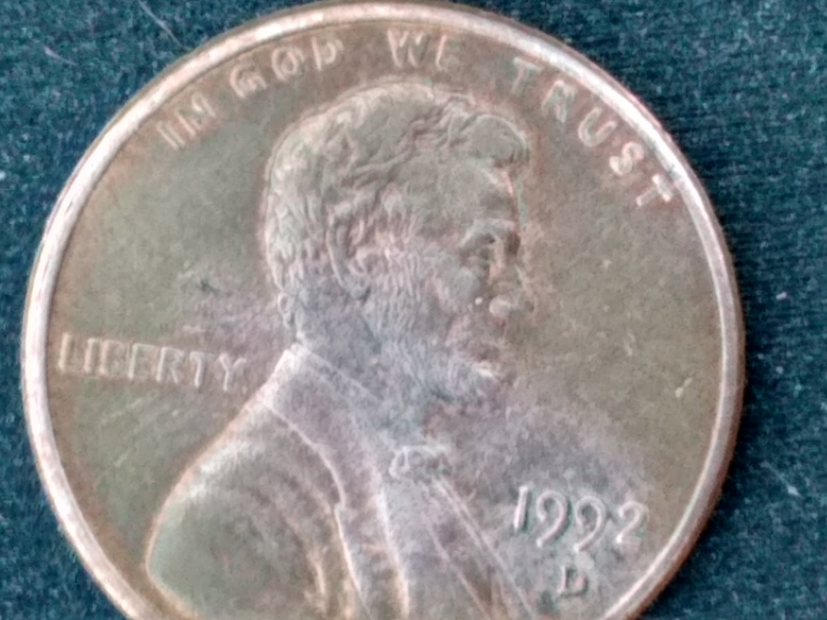 82'-And-92'-Lincoln-Memorial-Pennies-With-Misprinted-Dates