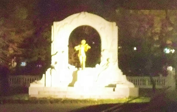 Post-Your-Coins-And-Medals-That-Depict-A-Statue