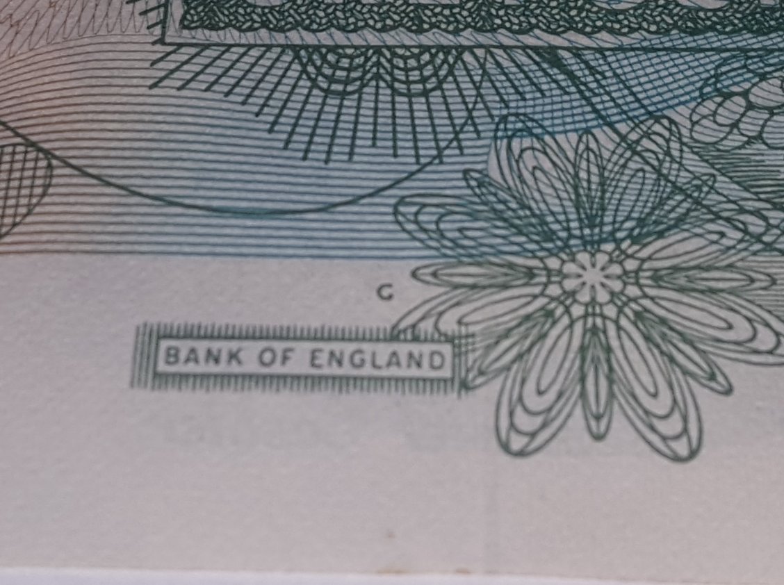 United-Kingdom-Pound-Notes