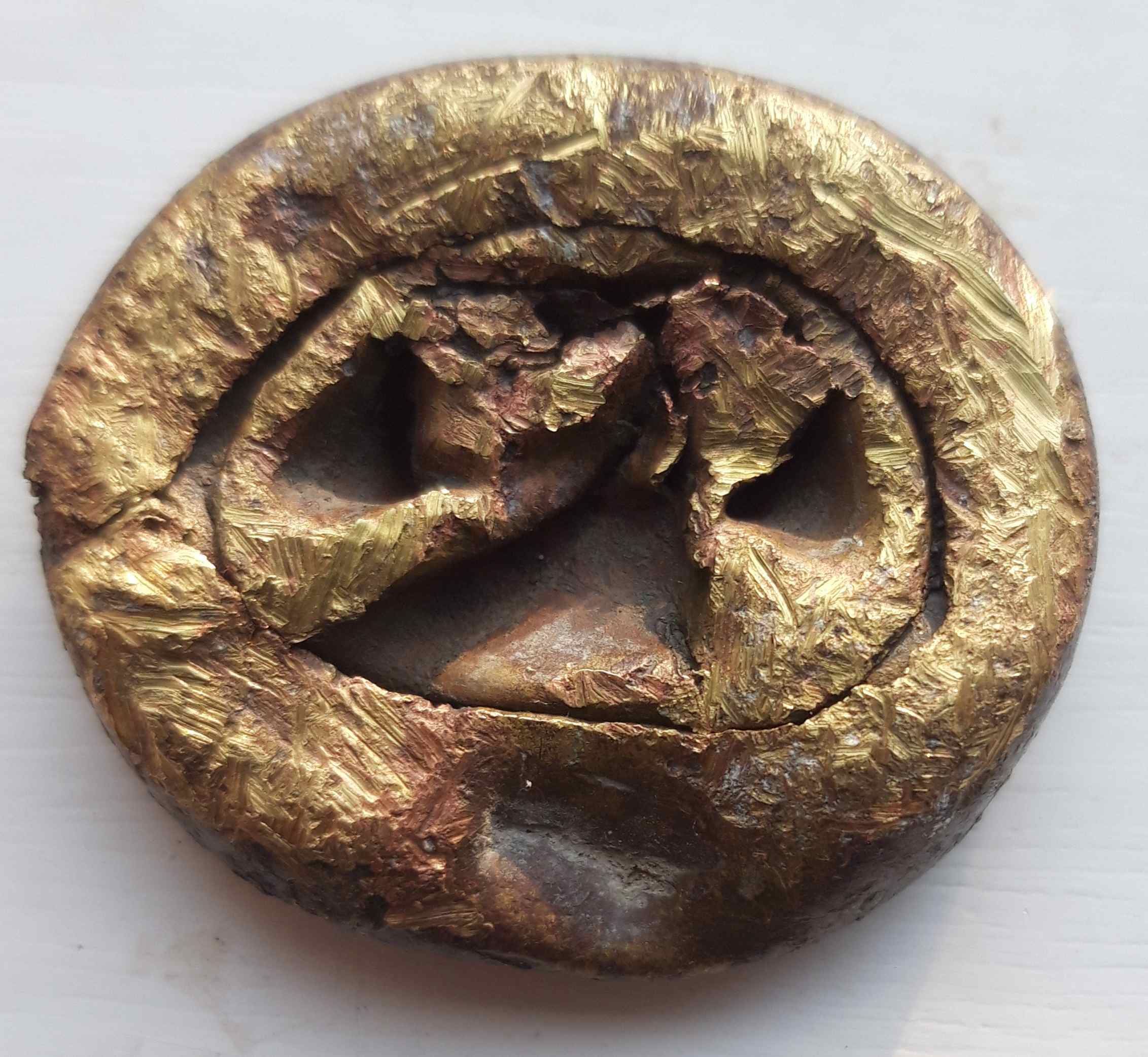 Unknown-Gold-Disk--North-Wales,-UK
