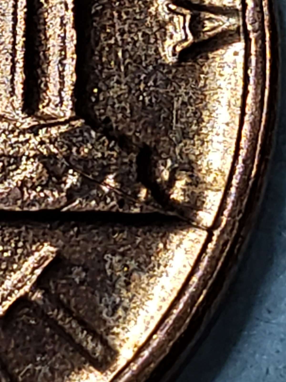 1982-Large-Date,-Copper-Zinc.-Errors-On-Obverse-And-Reverse?