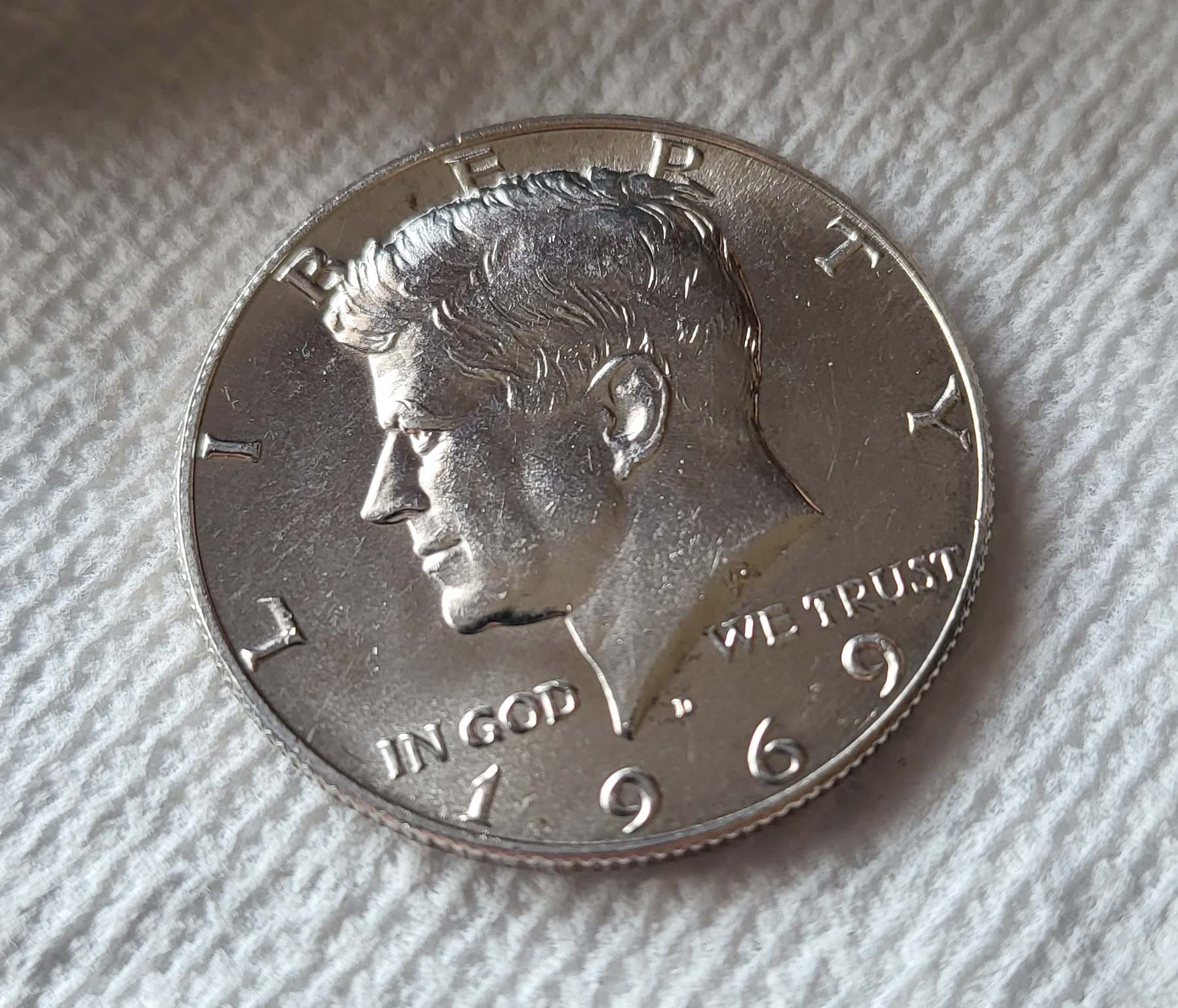 1969-D-Kennedy-Half-Dollar.-Advice-Sought-On-Photo-Quality-And-Grading.