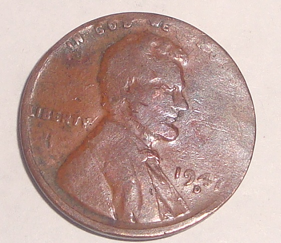 1947-D-Lincoln-Wheat-That-Look-Like-They-Should-Have-Kept-It-At-The-Mint