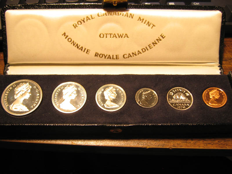 A-1968-Specimen-Case-And-Dollar?