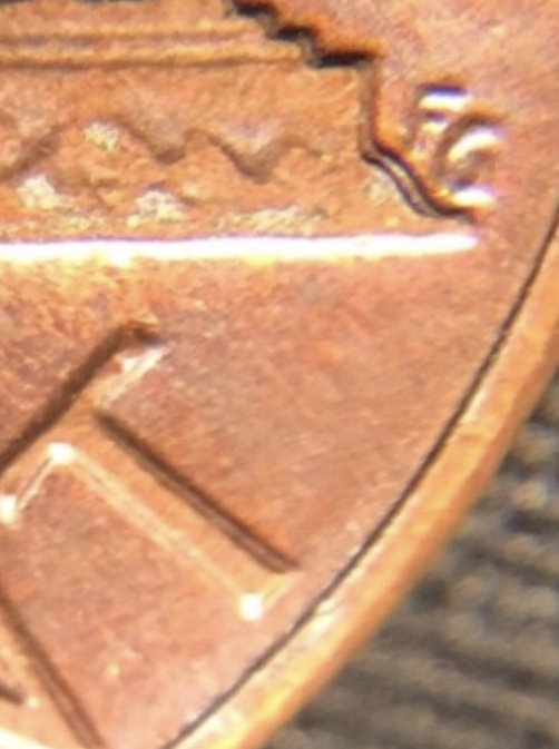 1983-Lincoln-Cent--I-Believe-The-Devices-Are-Reduced-In-Size?
