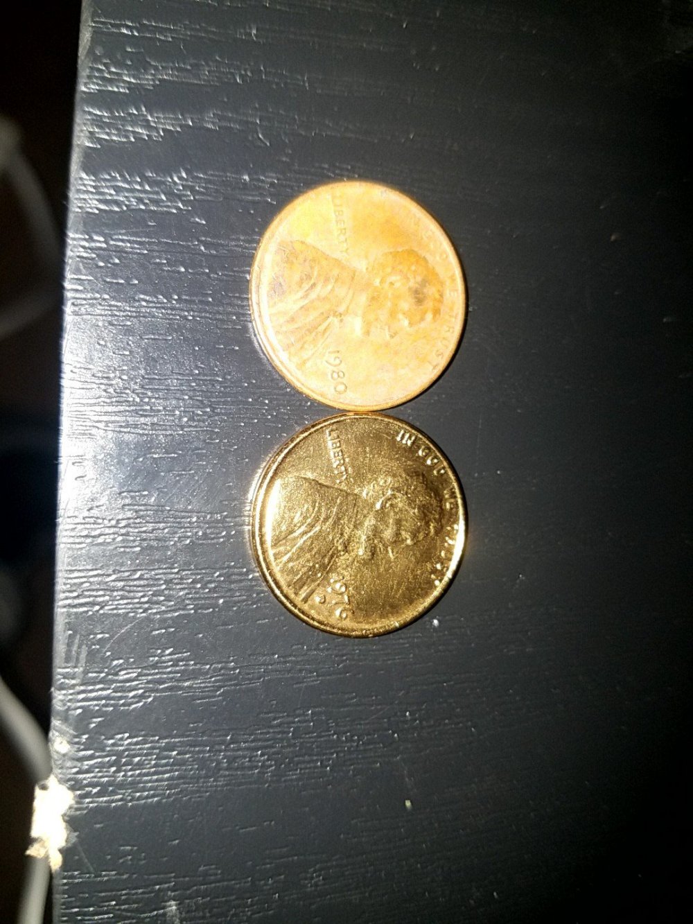 1975-Penny-Error?-And-1976-Penny-Strange-Color-And-Weight