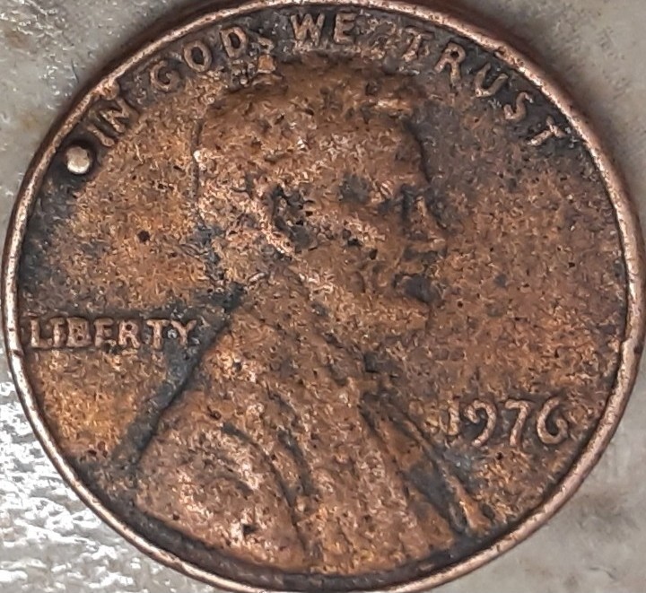 1976-Lincoln-Memorial-Cent/-Help-With-Identifying