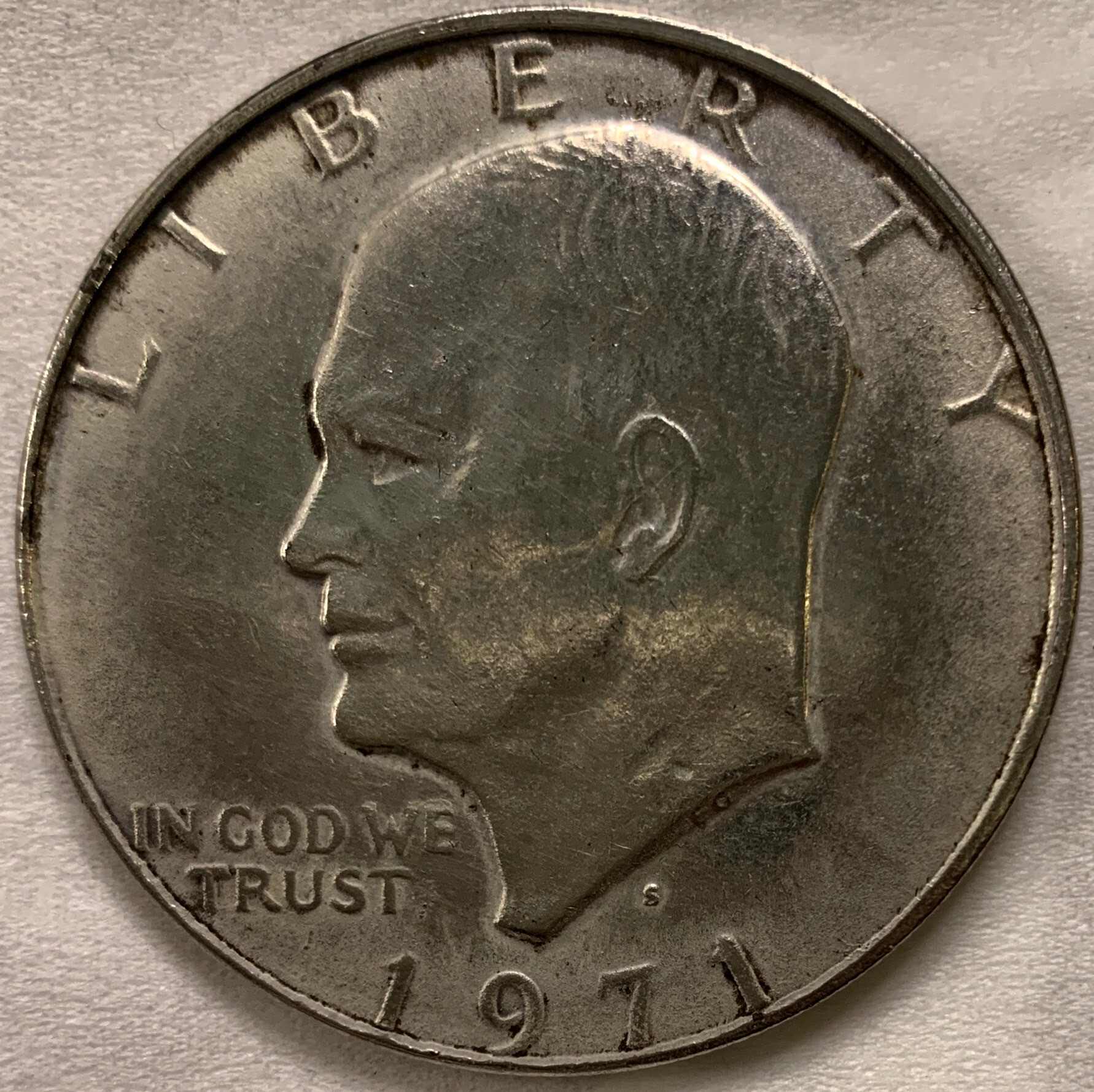 1971-S-Ike-Dollar-Attracted-To-Magnet