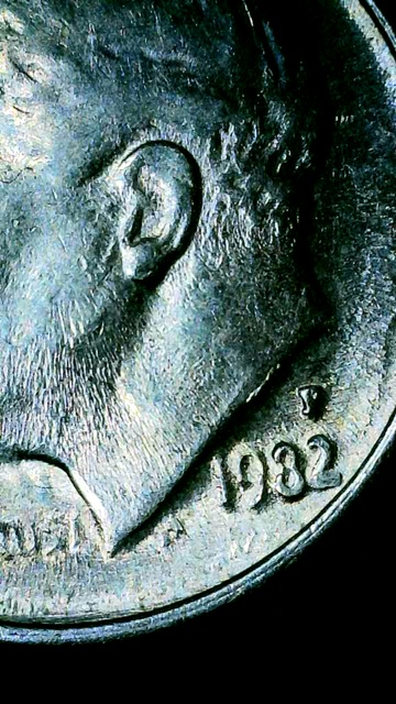 1982-P-Dime-For-Chip-In-Eye?