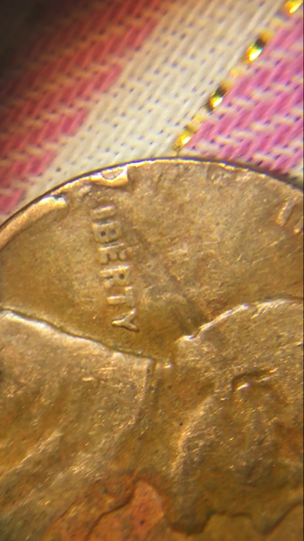 1961-D-Lincoln-Penny.-Possible-Mint-Damage.-Need-Help