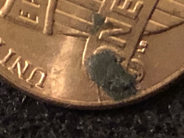 2019-Lincoln-Penny-Has-Something-Sticking-Out-If-It
