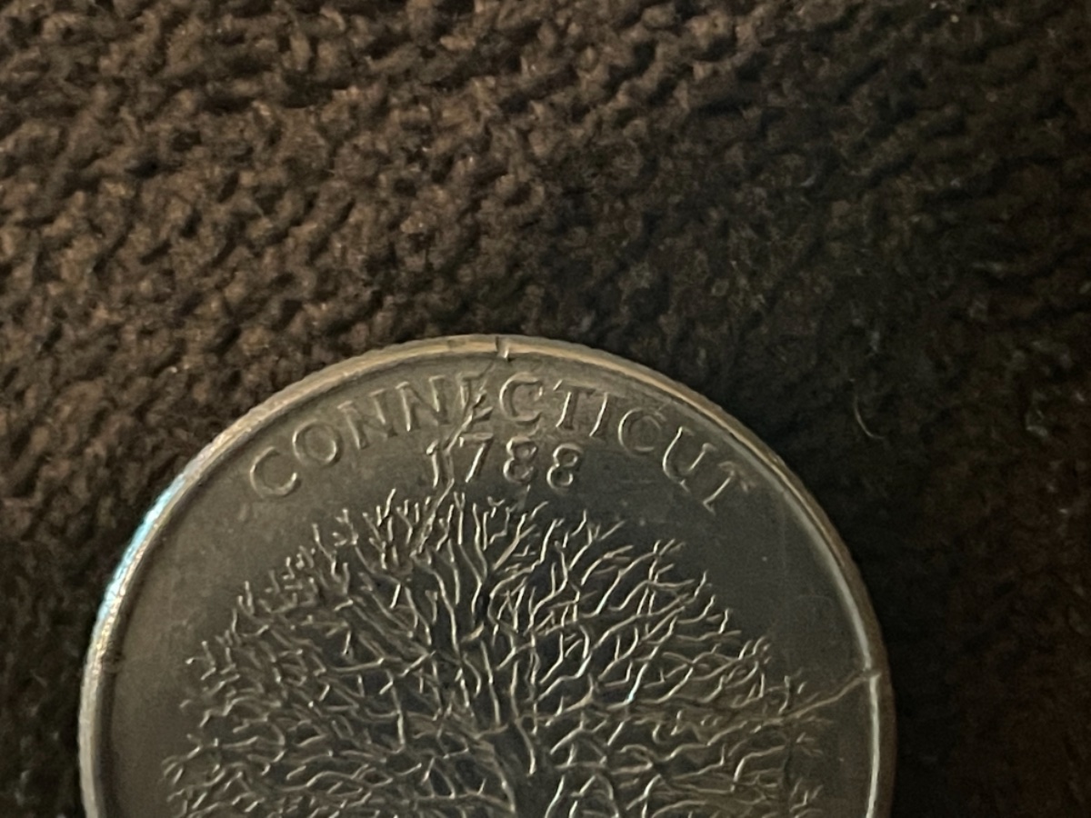 1999-D-Connecticut-Large-Die-Crack-Error?