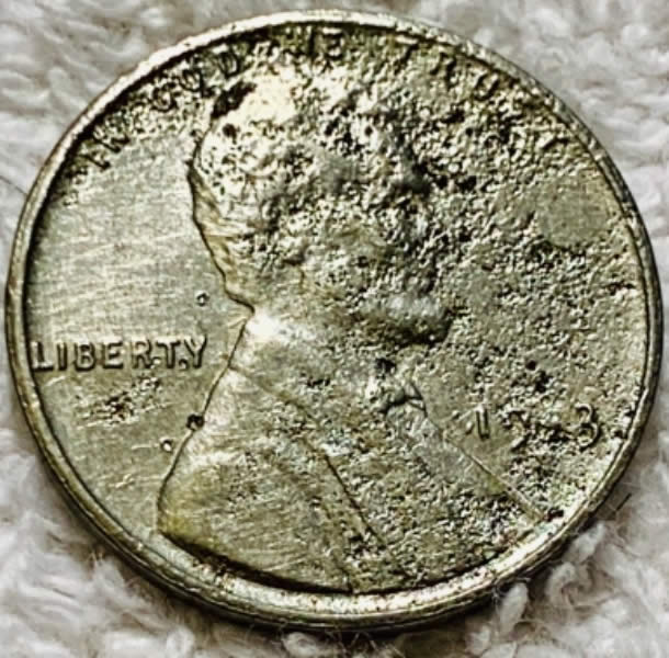 1943-Lincoln-Cent-Penny-Front-And-Back-Found-It-In-A-Bank-Roll--$25.00-Box