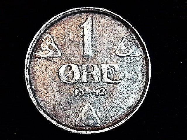 Post-A-Coin-Or-Medal-With-A-Die-Crack!