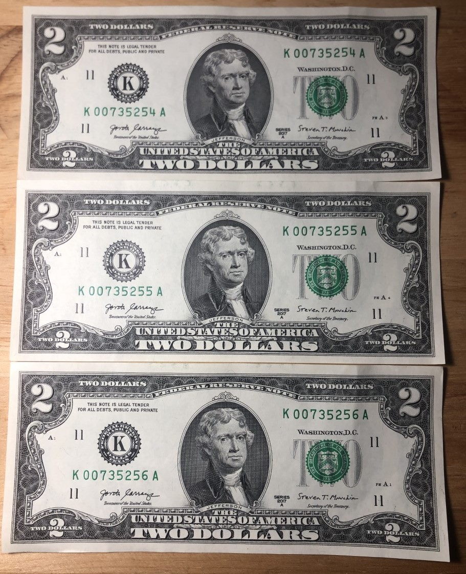 Neat-$2-Bills.-Sequential-Serials.