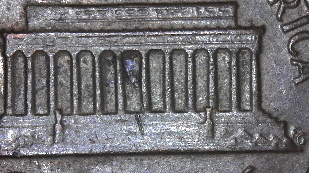 1980-P-LMC-Possible-Error-In-Center-Of-Memorial-Building