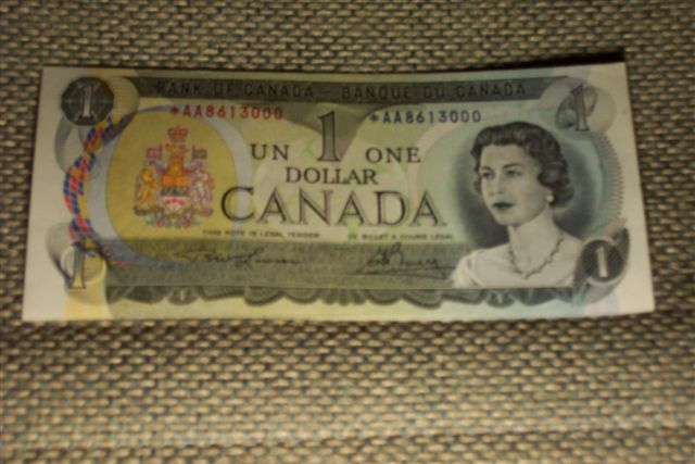 1973-One-Dollar-Canadian-Bank-Note-Supposedly-Very-Rare