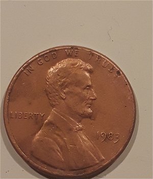1983-Cent-Looks-Fake-To-Me-Color-And-It-Feels-Light-What-Do-You-Think