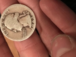 I-Have-This-1943-D-Quarter-Need-Help-Identifying-And-Calue