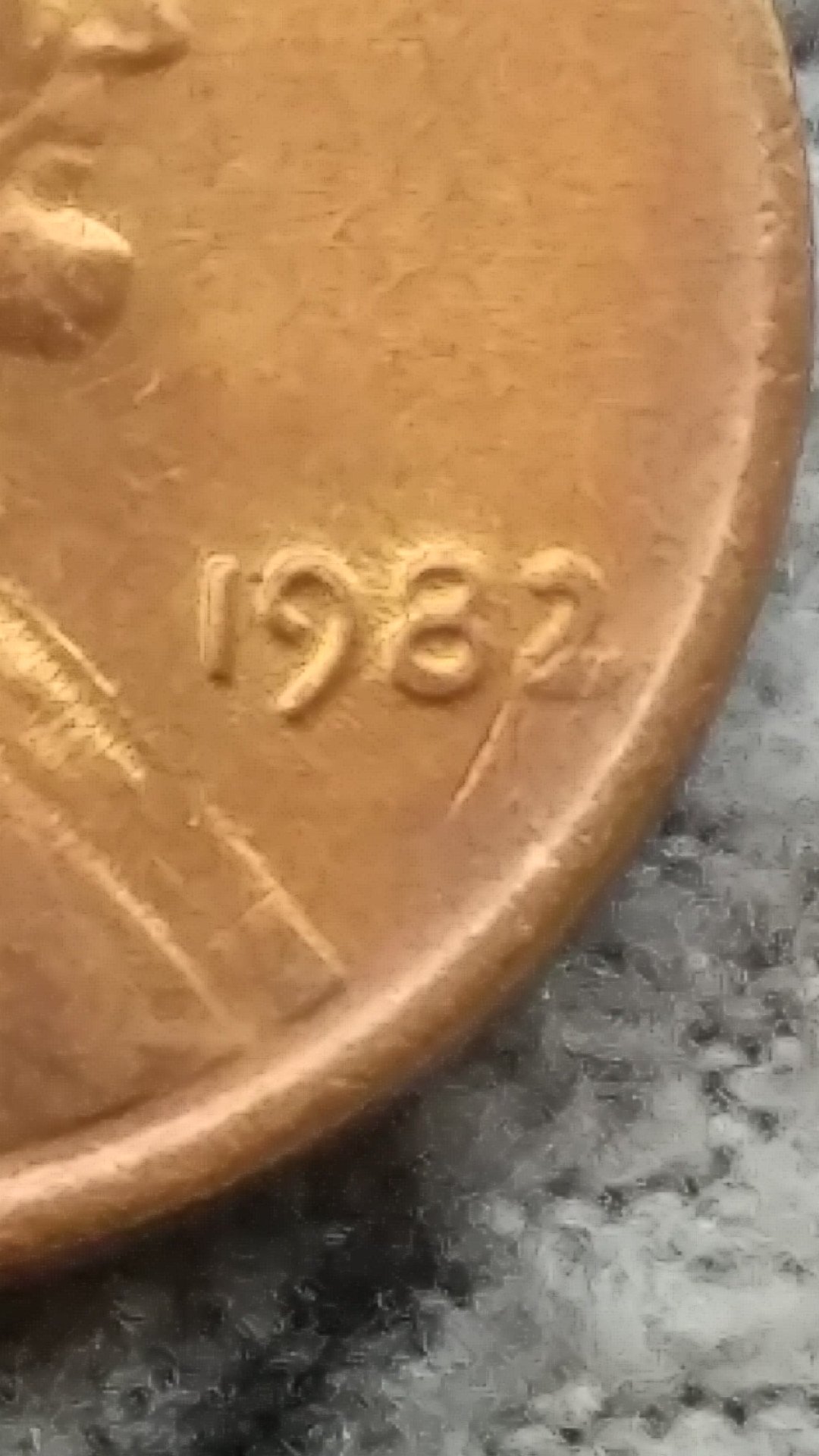 Strange-Toning-And-Texture-On-This-1982-Copper-Cent
