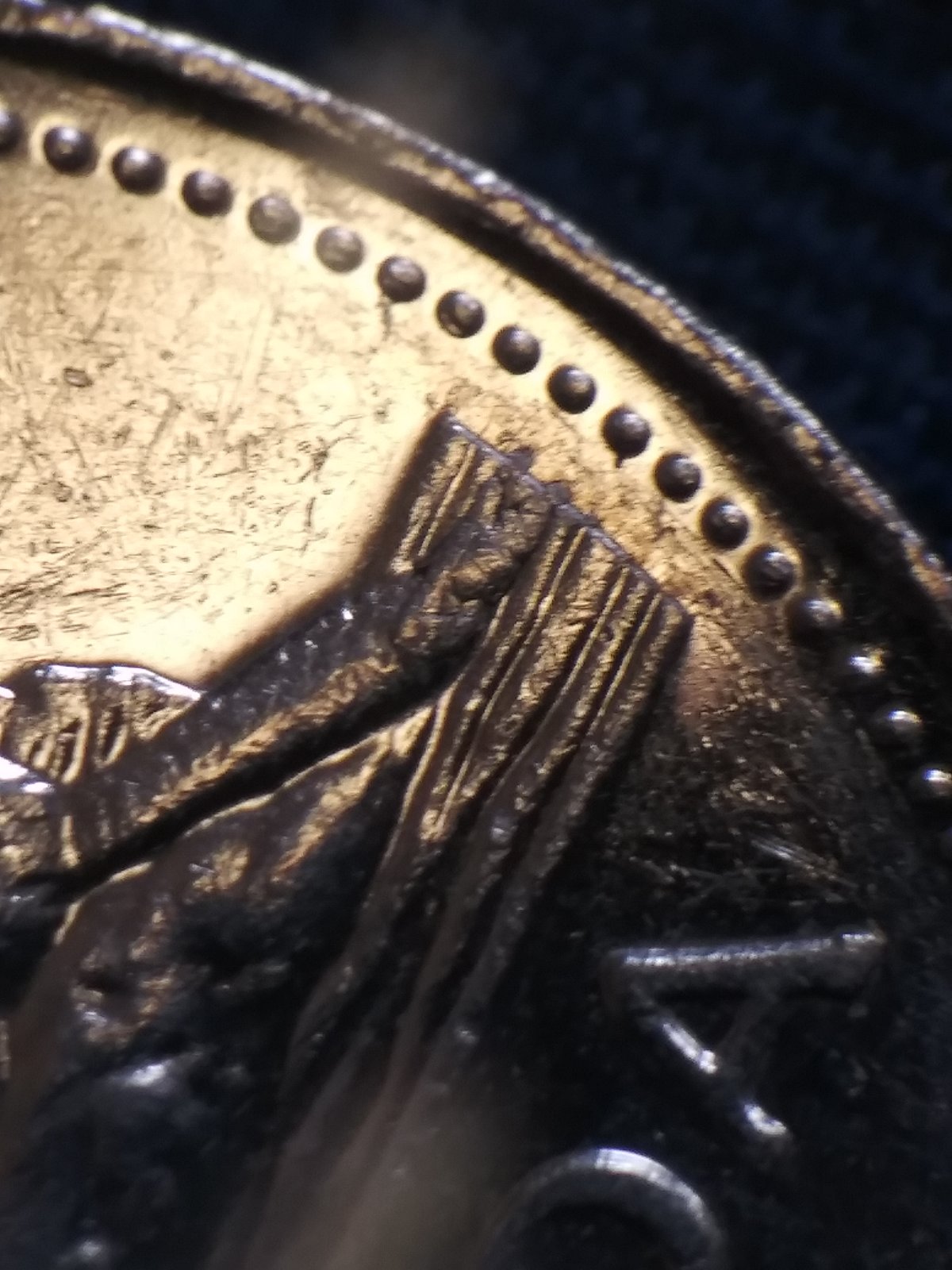 2001-5-Cent-Bugtail-And-Die-Chip-Obverse.
