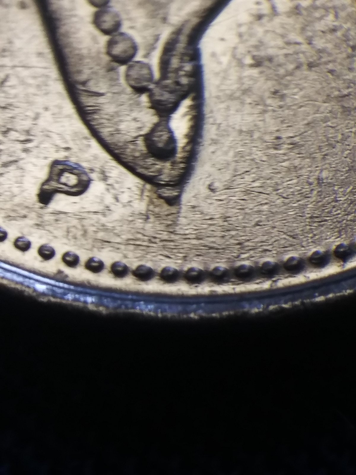 2001-5-Cent-Bugtail-And-Die-Chip-Obverse.