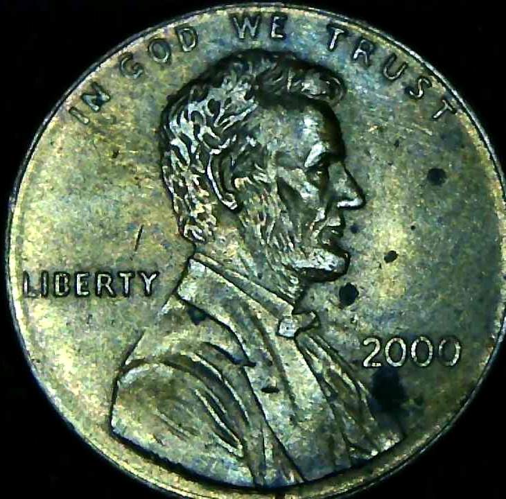 2000-Lincoln-Memorial-Cent-With-Strange-Marks?