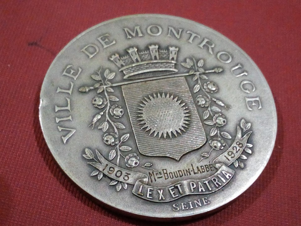 Would-You-Please-Help-On-Identifying-The-Medal
