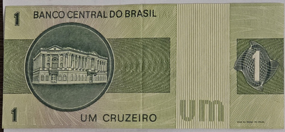 I-Have-Many-Paper-Notes-From-Many-Countries