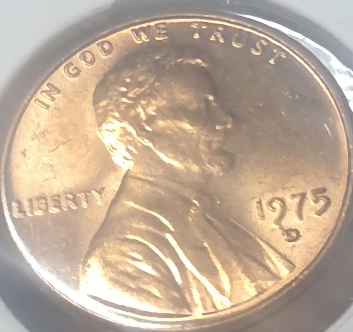 1975-D-Lincoln-Cent--2-Lincoln's-Reverse-Memorial-And-Obverse