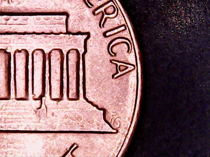 1982-P-Small-Date-With-Cud-On-8-0f-Date