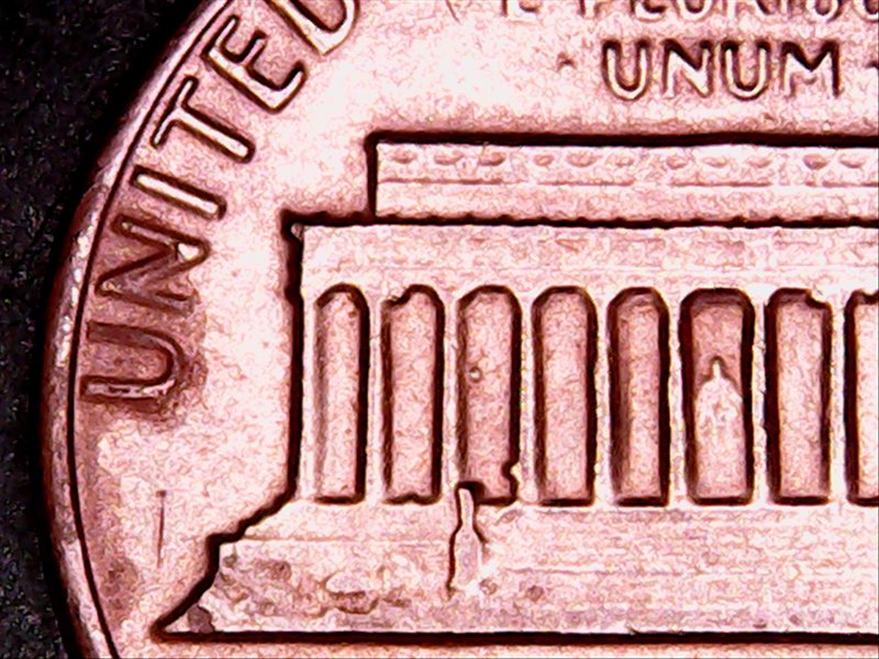 1982-P-Small-Date-With-Cud-On-8-0f-Date