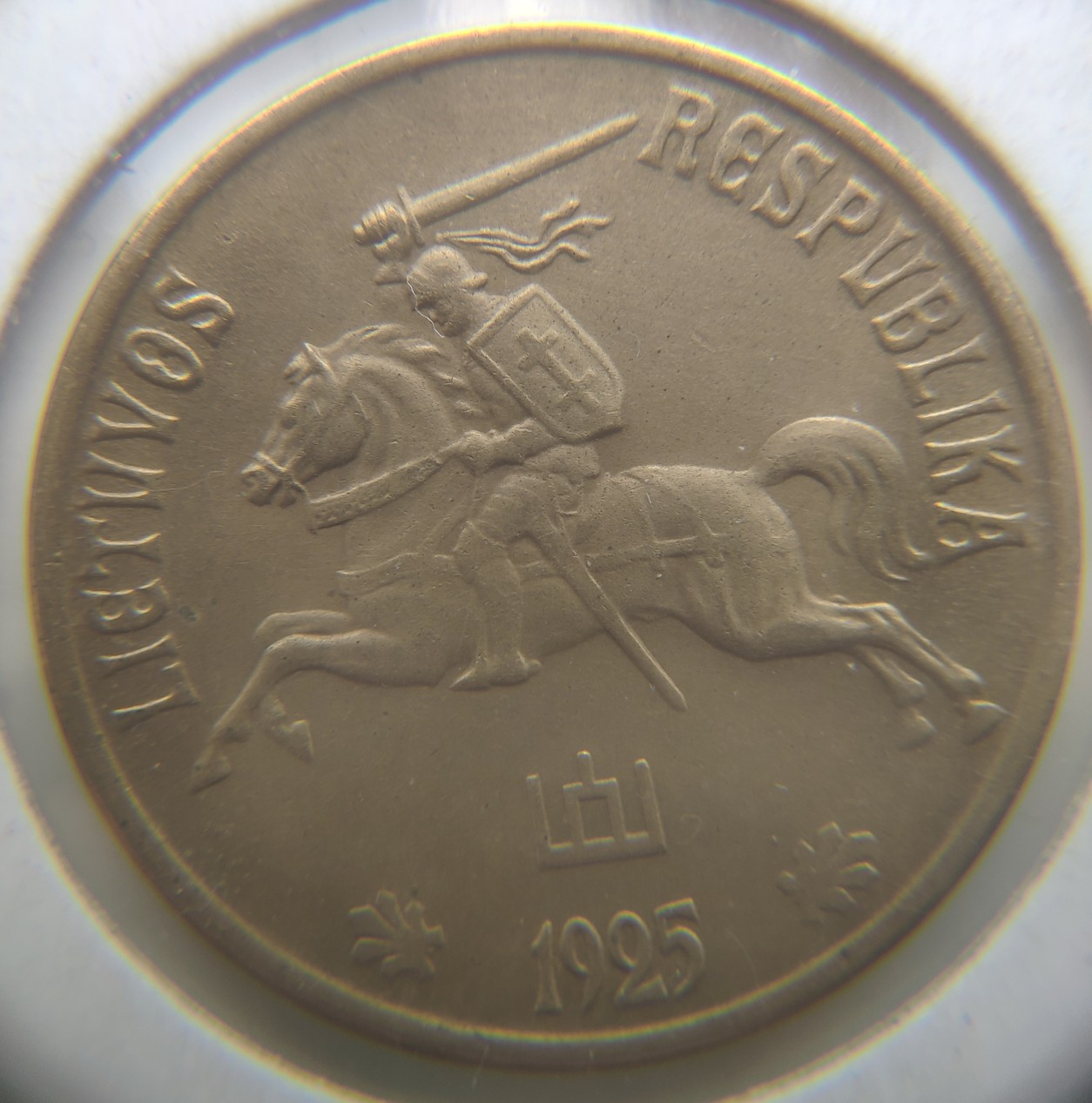 Lithuania-1925-20-Centu,-Grade-And-Comparison
