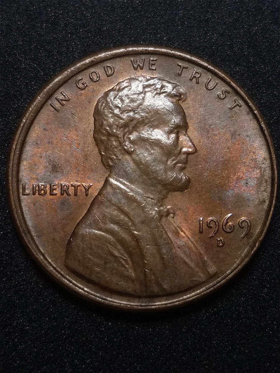 1969-D-Lincoln-Memorial-Cent-With-An-Unsual-Error