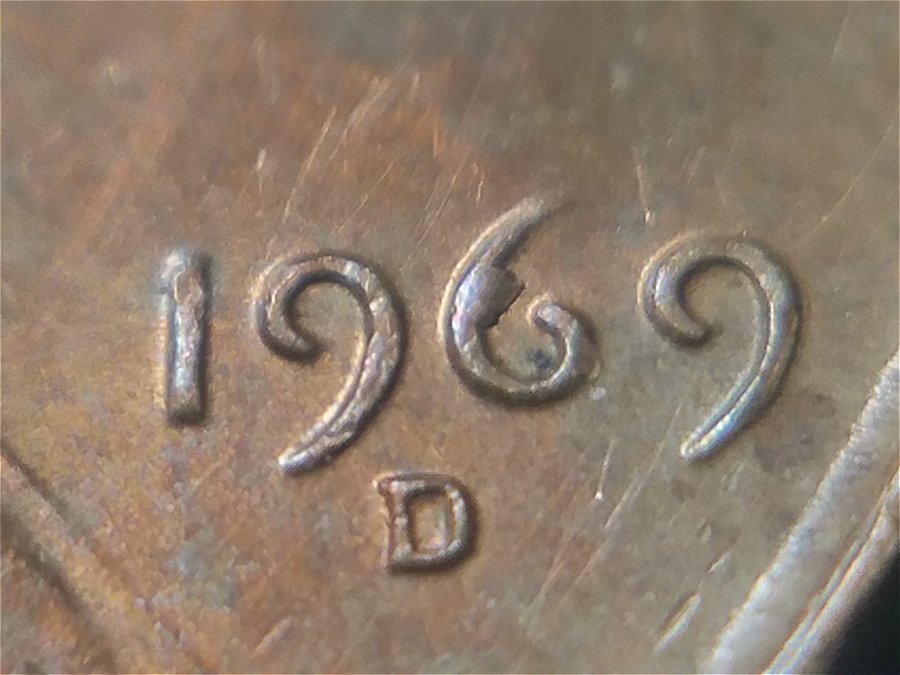 1969-D-Lincoln-Memorial-Cent-With-An-Unsual-Error