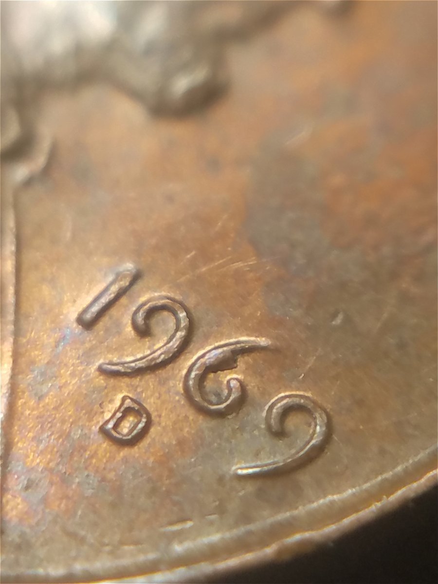 1969-D-Lincoln-Memorial-Cent-With-An-Unsual-Error