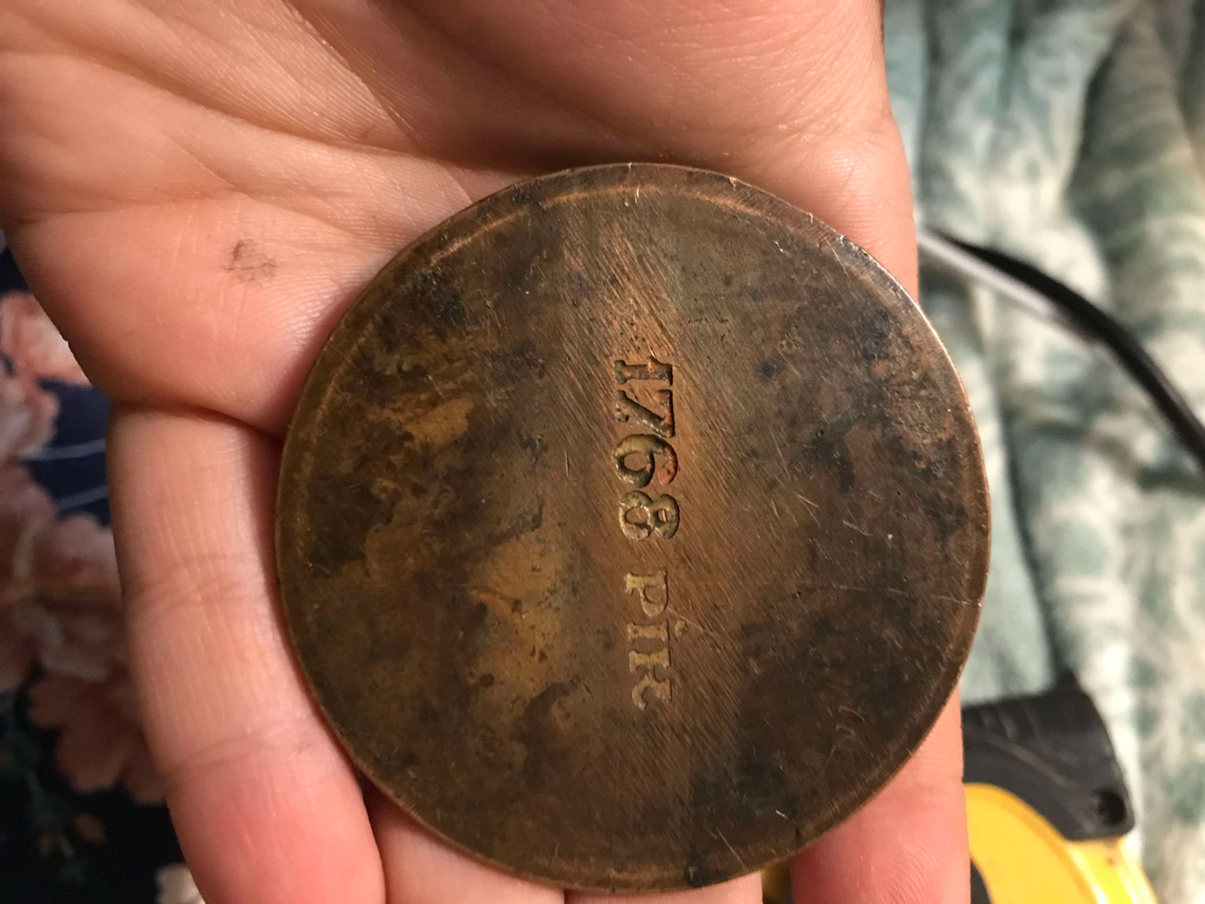 Looking-To-Identify-This-Medal,-Or-Seal,---Possibly--Russian-In-Origin.