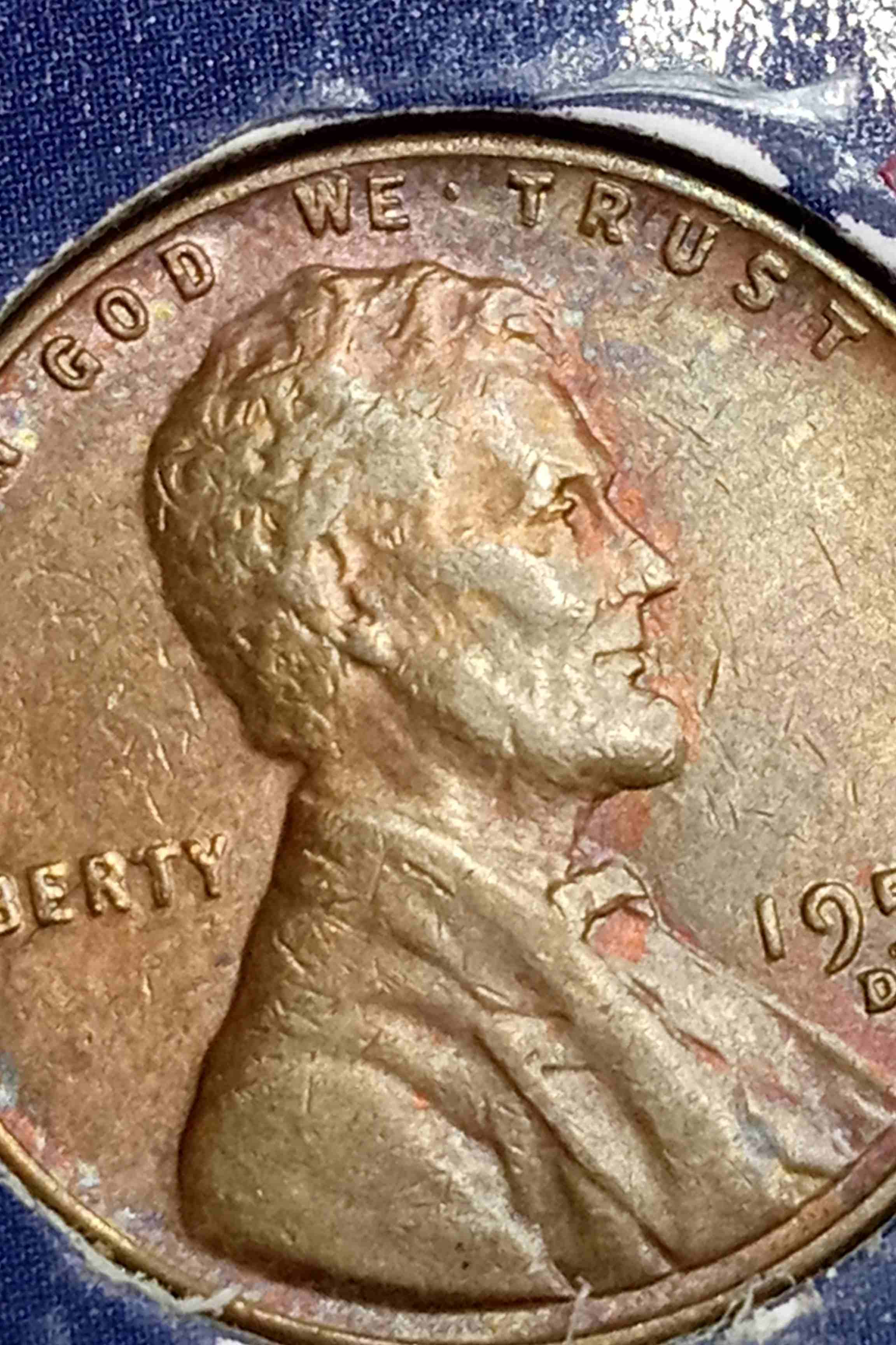 Is-This-A-Dot-Between-We-And-Trust-On-A-1951-D-Penny-?
