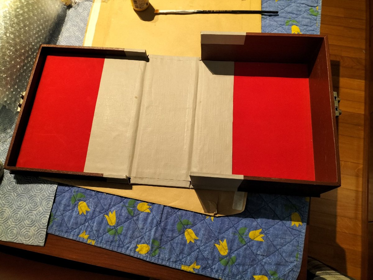 Nice-Old-Box-For-Coin-Trays.-Opinions-On-How-To-
