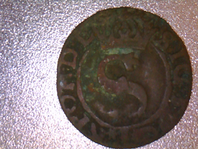 Who-Put-This-Crowned-S-On-A-Coin?