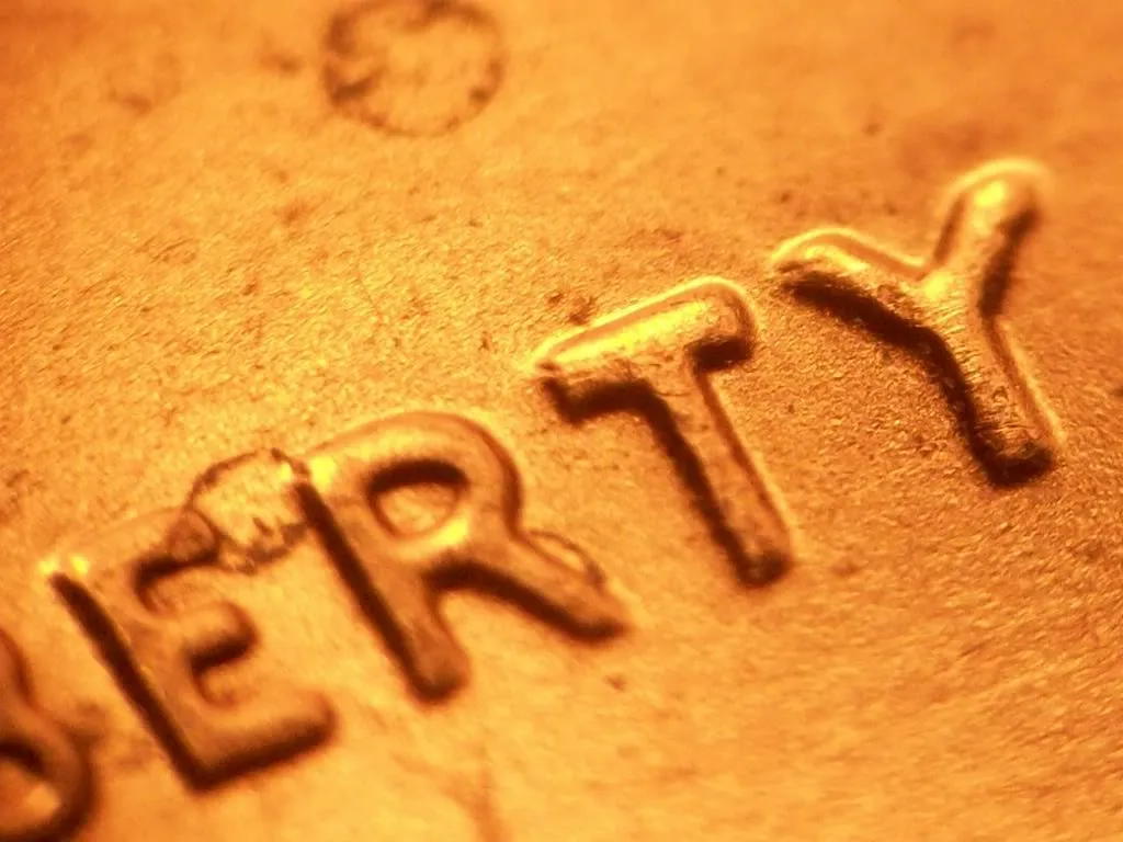 2006-P-Lincoln-Memorial-Cent-Notches?-Something-Behind-Ear.